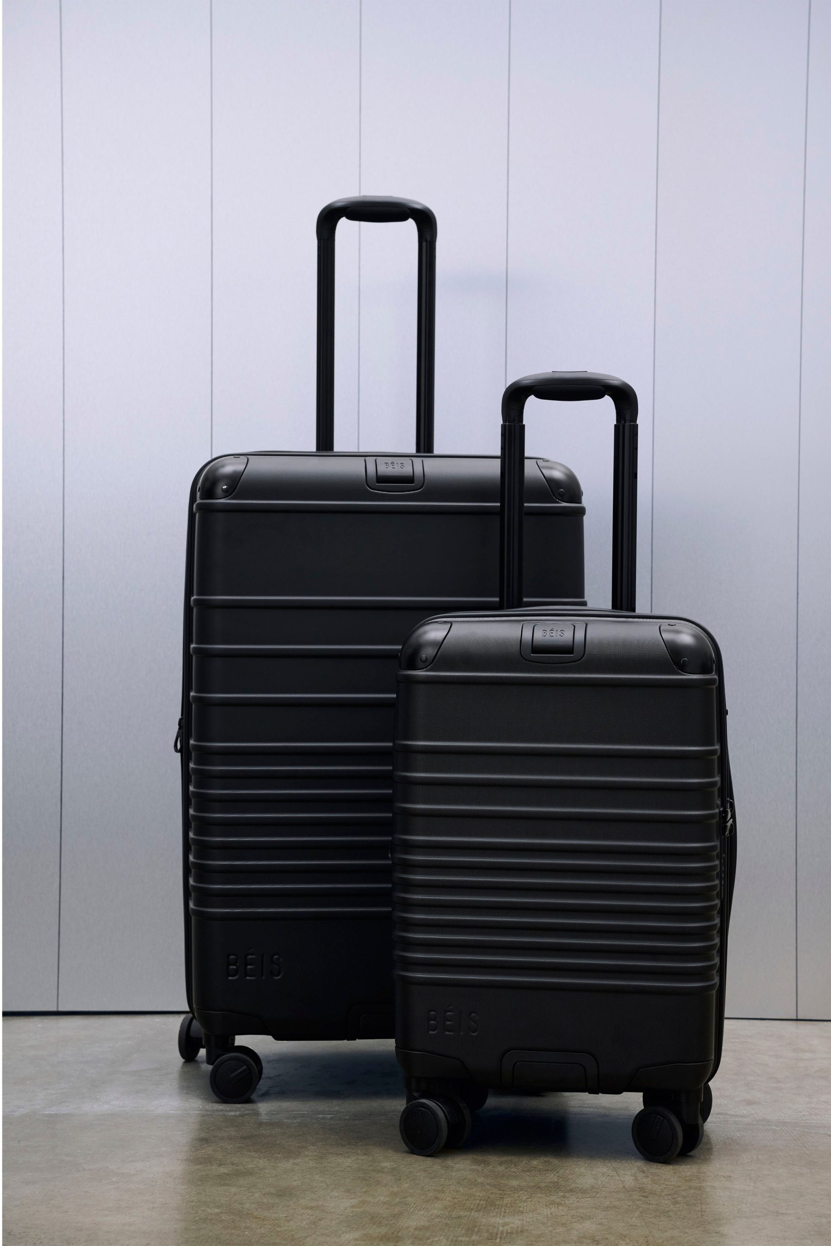 The Hybrid Carry-On Roller in Black - Image 4