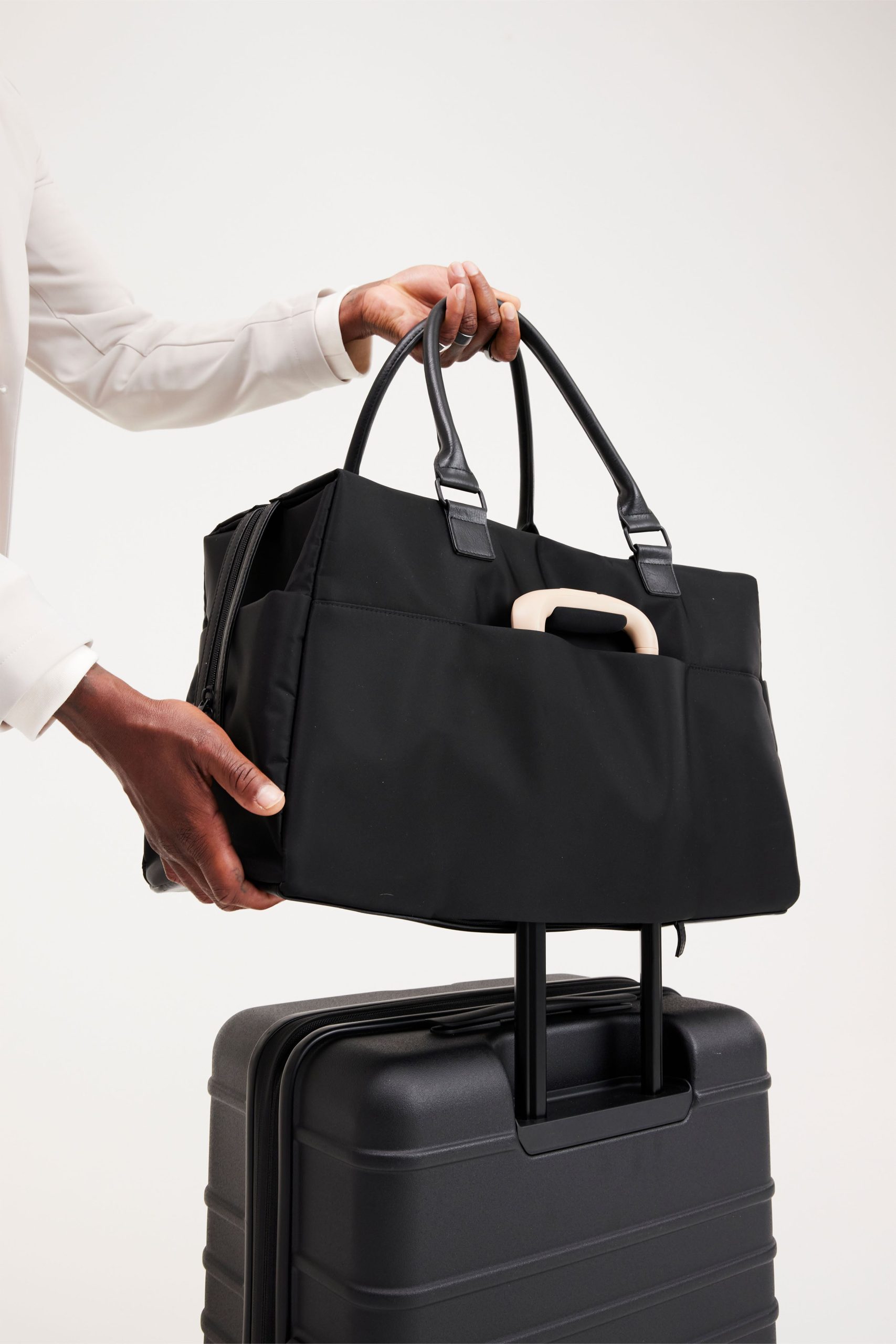 The Commuter Duffle in Black - Image 10